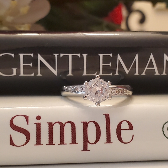 18K White Gold Crsytal Diamond Engagement Ring - Picture 11 of 13